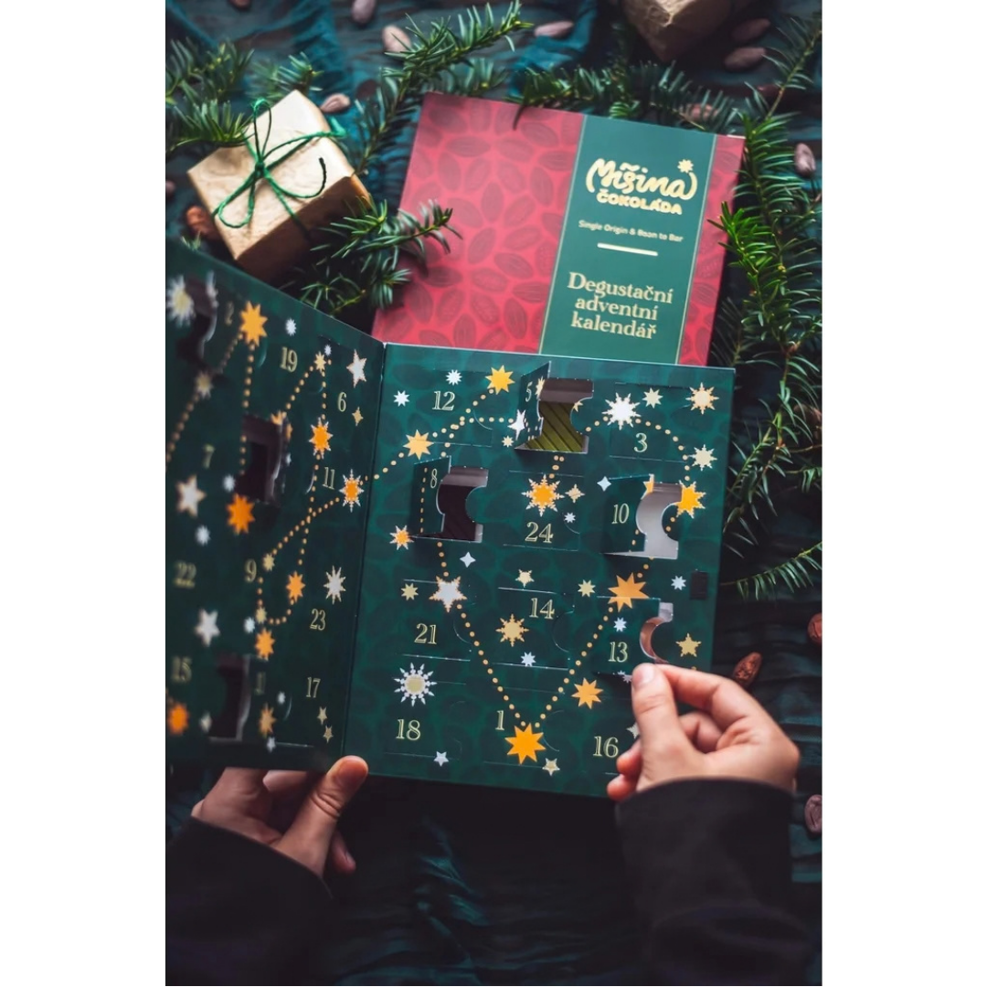 Degustační čokoládový adventní kalendář Míšina čokoláda ve tvaru knihy s okénky