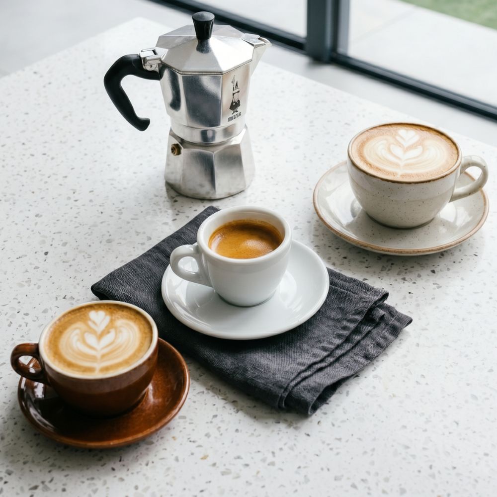 Káva Brasil Ro-Kytka připravená jako espresso, cappuccino a AeroPress